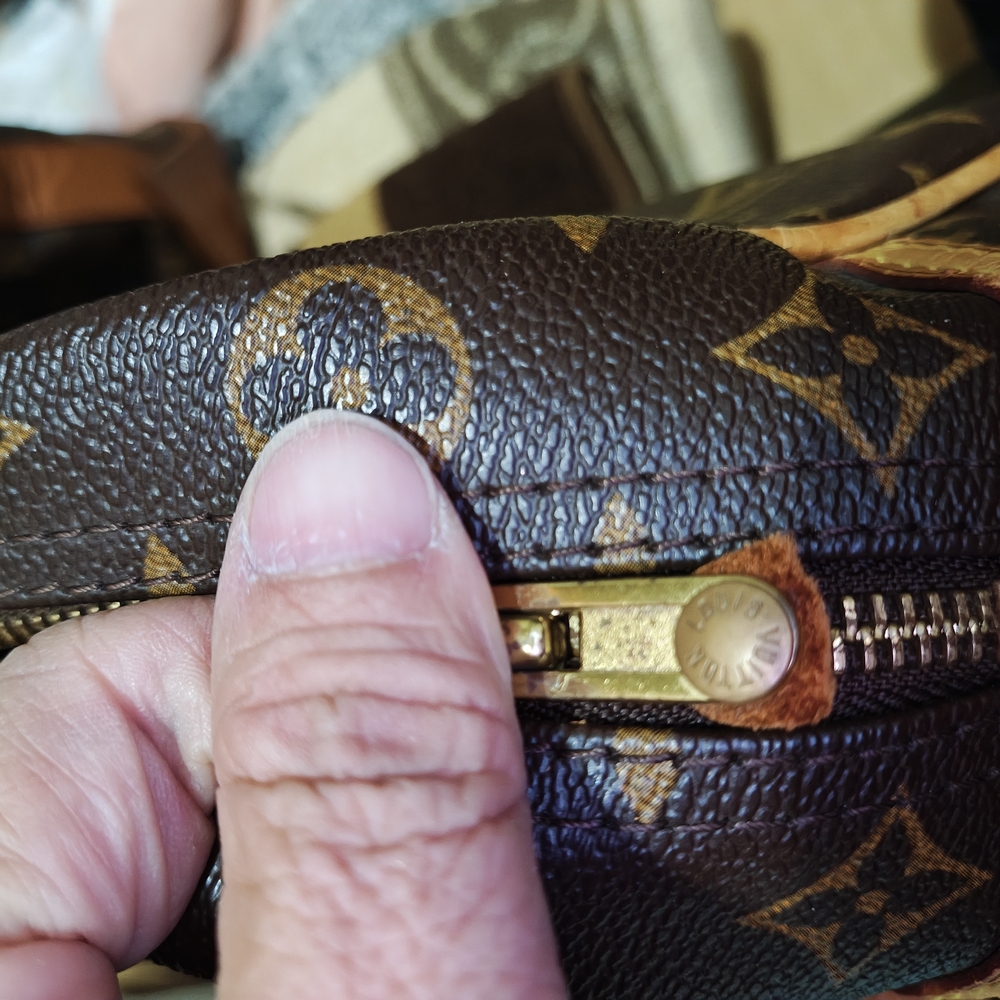 Louis Vuitton Brown Monogram Handbag Montorguiel - Picture 8 of 17
